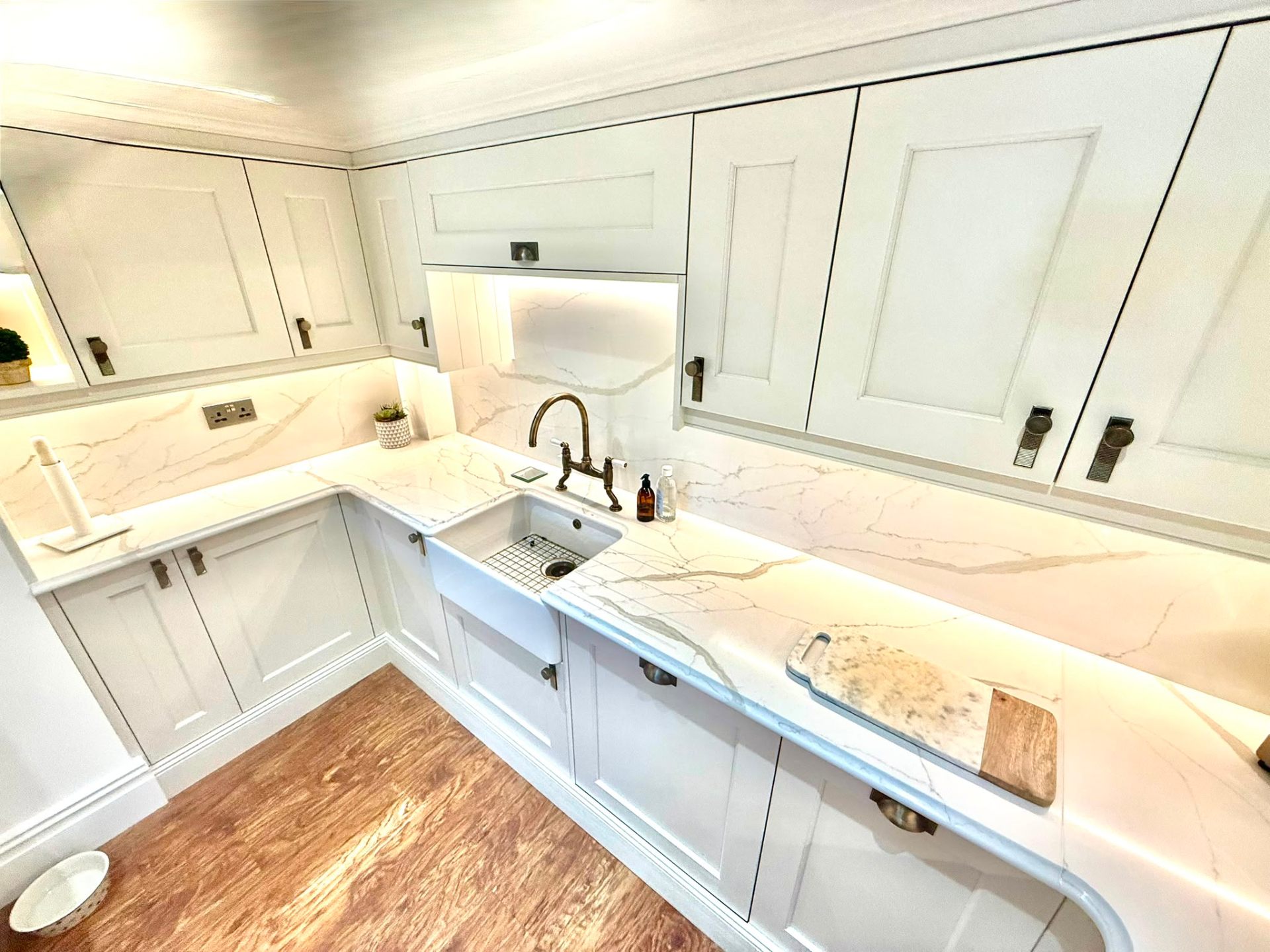 Calcatta Vegle Quartz worktop — Pontyclun