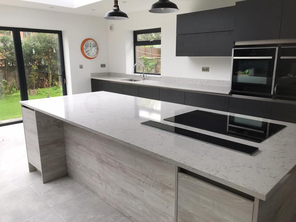 Bianco Carrina Quartz quartz kitchen worktop — Peterson-super-Ely