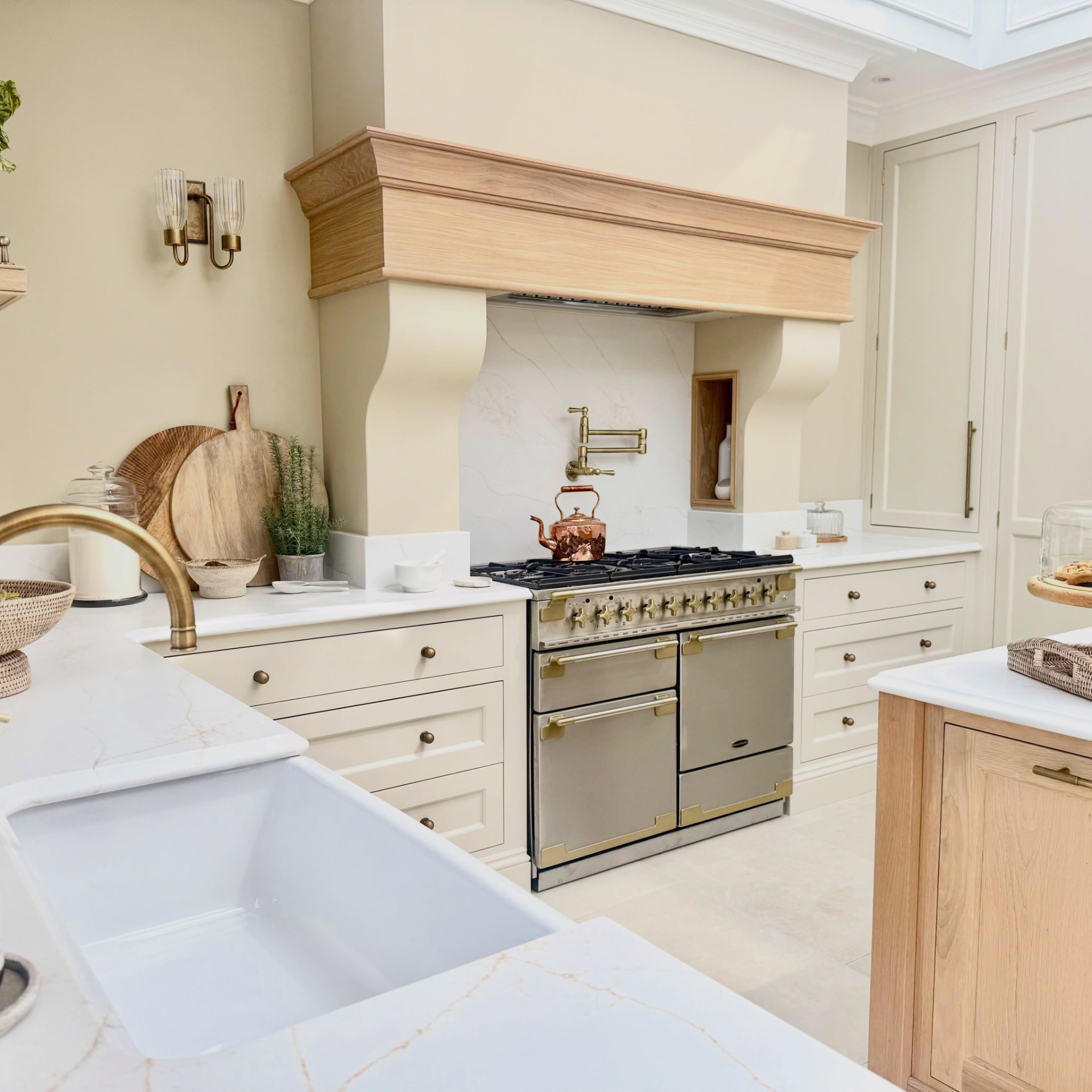 Calacatta Gold Quartz kitchen worktop installed in Porthcawl — Calacatta Gold Quartz kitchen in Porthcawl